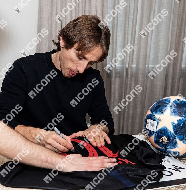 륫ɥå ľɮ˥ե 2017-18 ɽ  Хå (Luka Modric Back Signed Croatia 2017-18 Away Shirt)