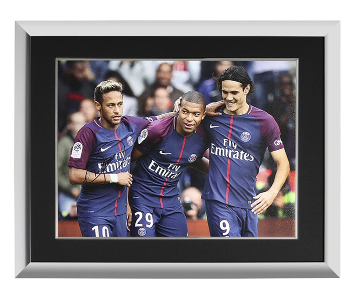 ͥޡ ľɮեȳ ѥꡦ󥸥ޥFC ֥쥤ƥ  ХåڡС Signed Paris Saint-Germain Photo: Celebrating with Mbappe & Cavani / Neymar Jr. 3/12