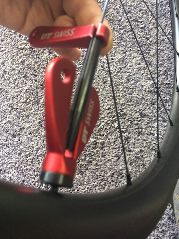 DT SWISS Bladed Spoke Holder 1.0-1.3mmݡѥۥ