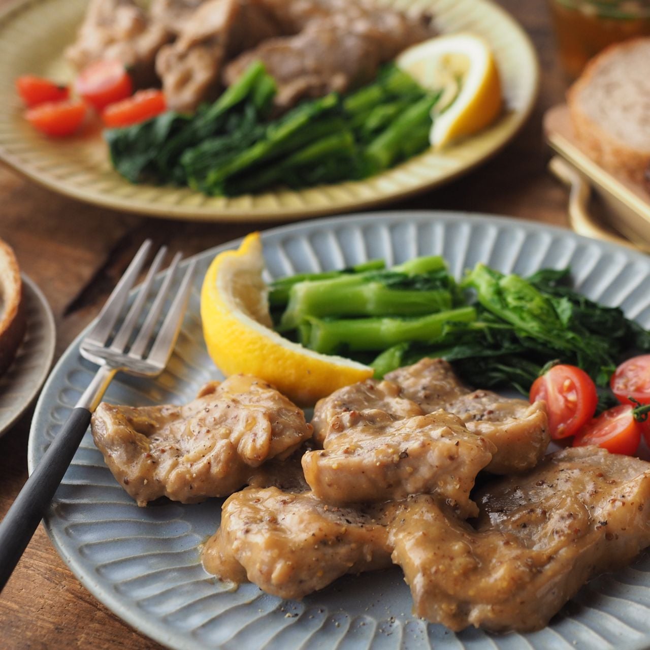 【パンとごはんと...】ひらひらの器 ラウンドプレート M  [日本製/美濃焼/菱沼未央/公式ショップ/お店/M043]