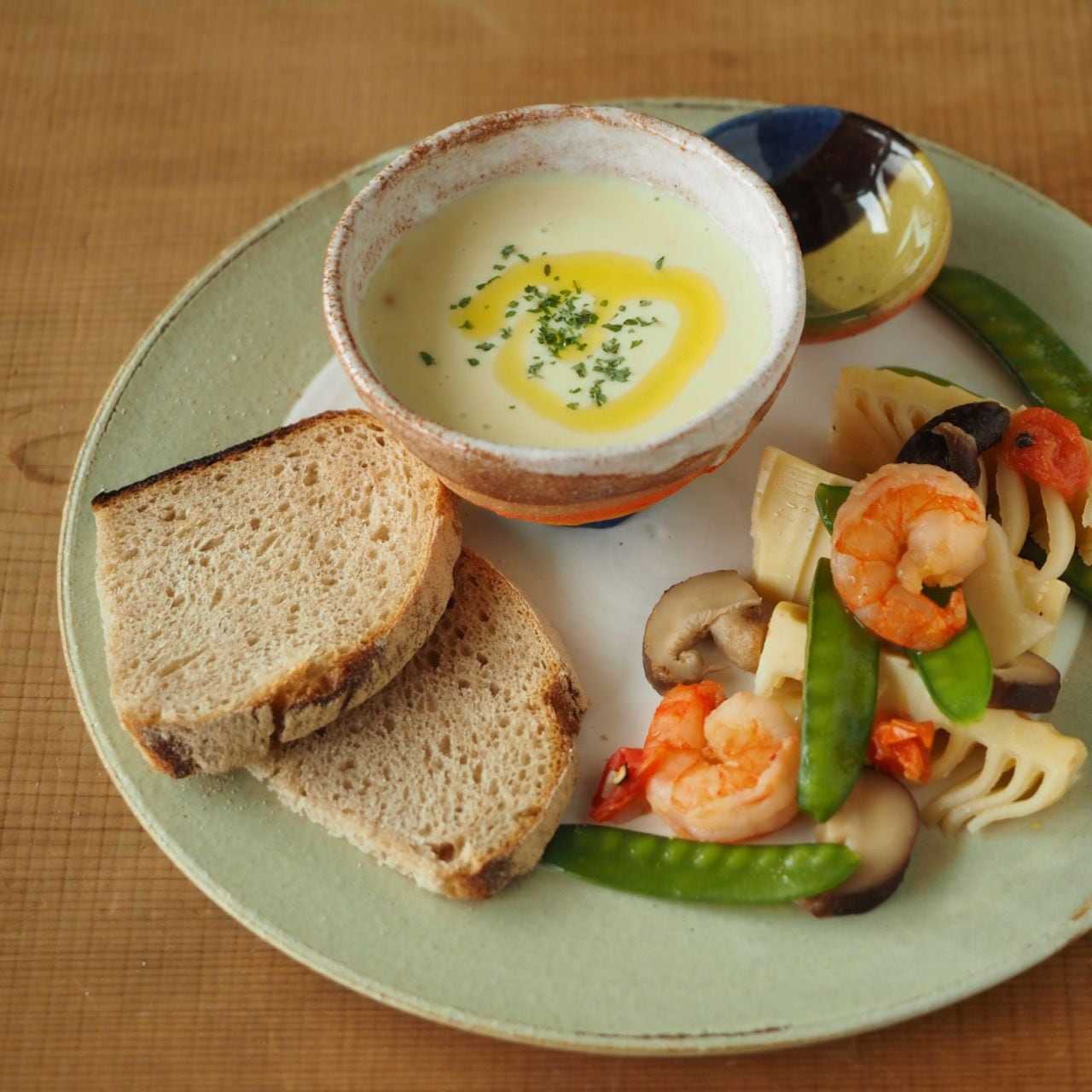 【パンとごはんと...】まるい縁取りの陶器 プレートL [日本製/美濃焼/菱沼未央/公式ショップ/お店/M003]