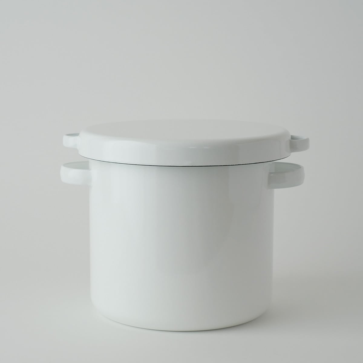 【野田琺瑯】ラウンドストッカー 18cm [4.5L/日本製/保存容器]