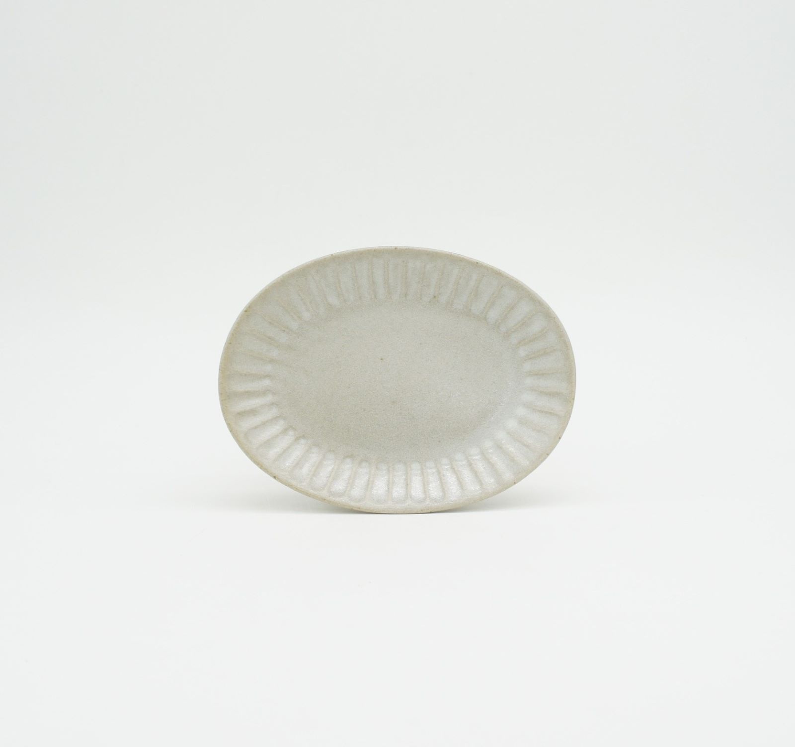 【パンとごはんと...】ひらひらの器 オーバルミニプレート  [日本製/美濃焼/菱沼未央/公式ショップ/お店/M040]