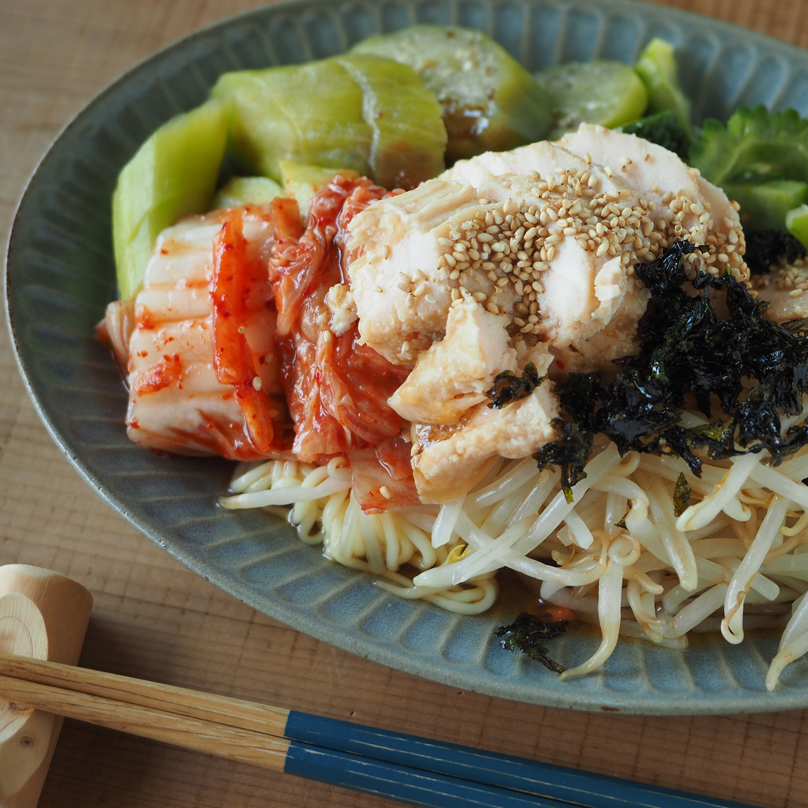 パンとごはんと】ひらひらの器 オーバルプレートM [日本製/美濃焼