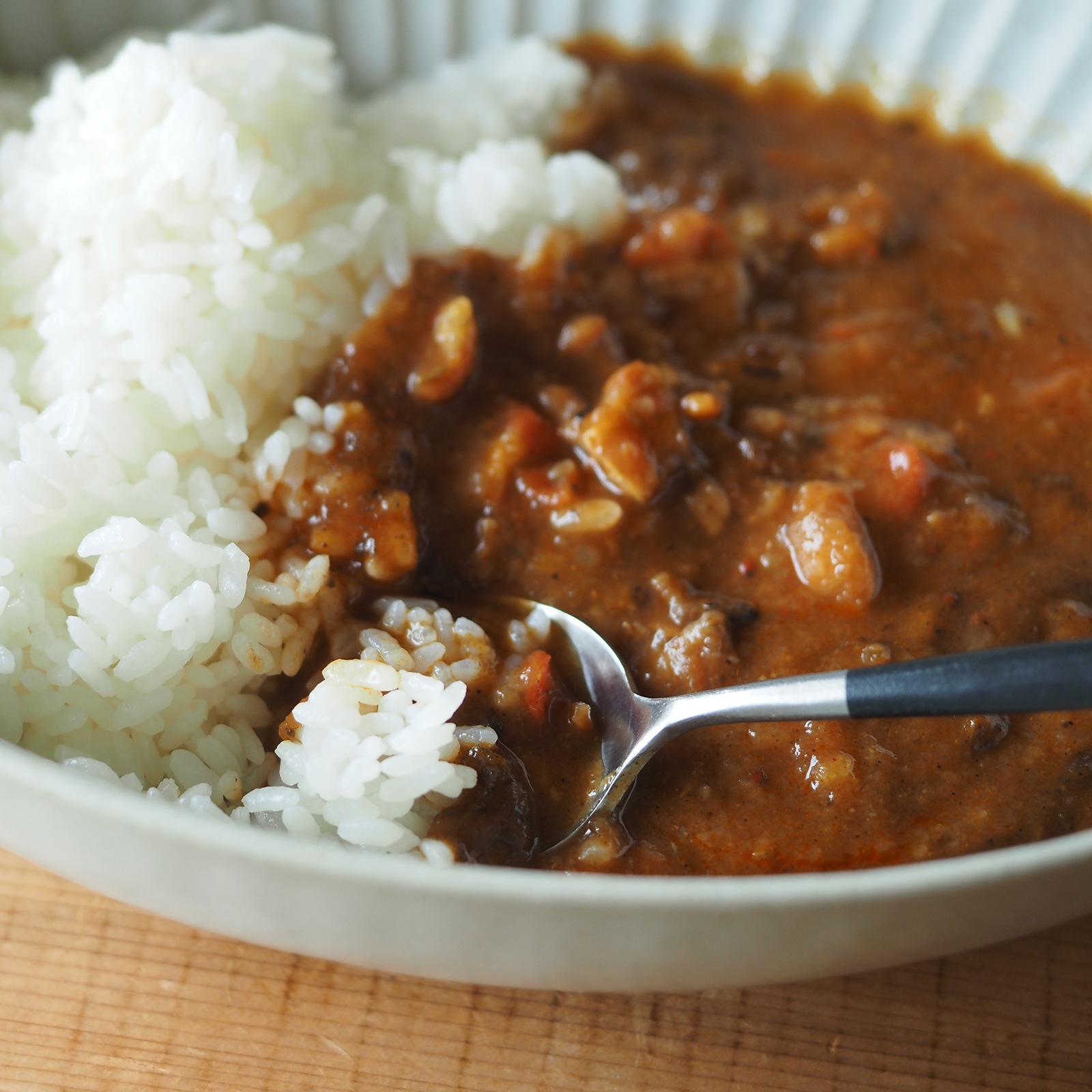 パンとごはんと】ひらひらの器 オーバルボウル [日本製/美濃焼/M041