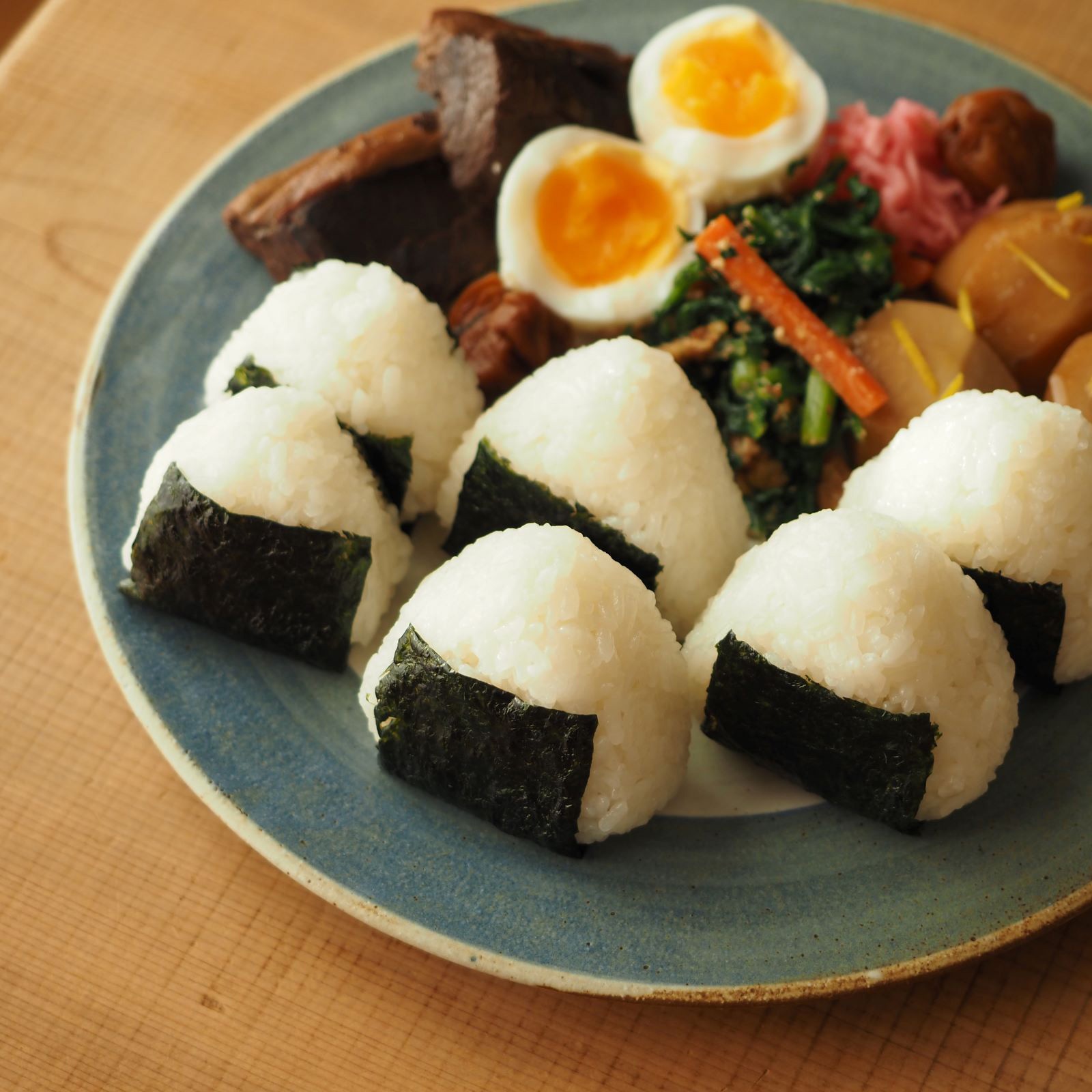 パンとごはんと】まるい縁取りの陶器 プレートM [日本製/美濃