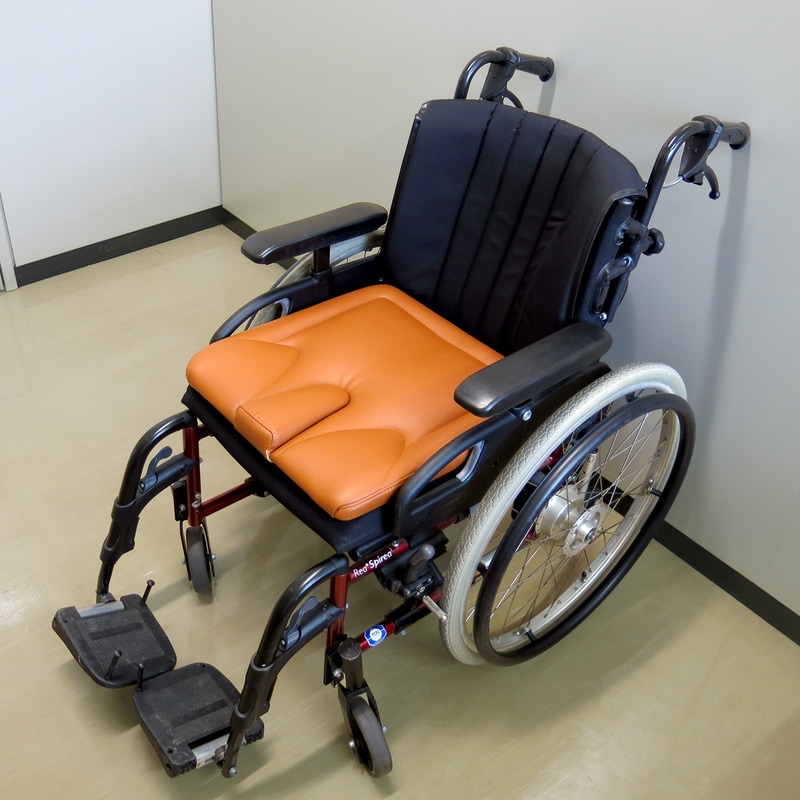 車椅子用クッション 座・らくーん［中央パッド独立型］ - その他