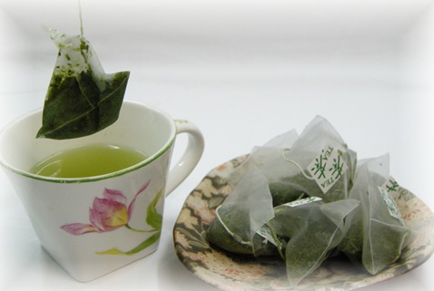 看板ネコのつぶやき『ありがとう』おじぎだよ | 看板ネコのつぶやき