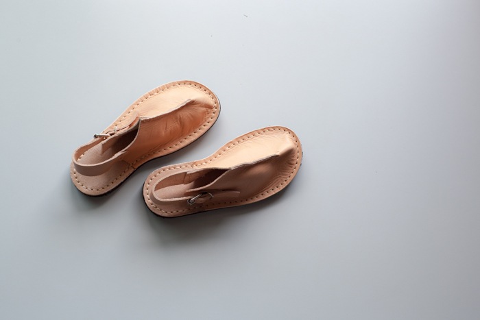 予約販売）3月中旬入荷予定 センターシームサンダル LA BAUME | OTHERS