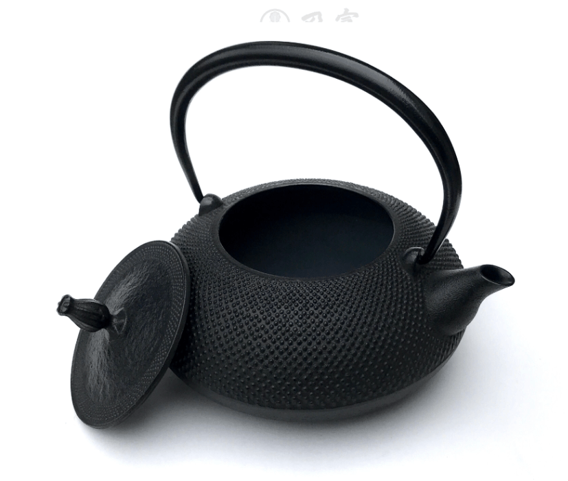 及富（南部宝生堂）南部鉄瓶「平丸アラレ 黒色 1、2リットル」＊特別