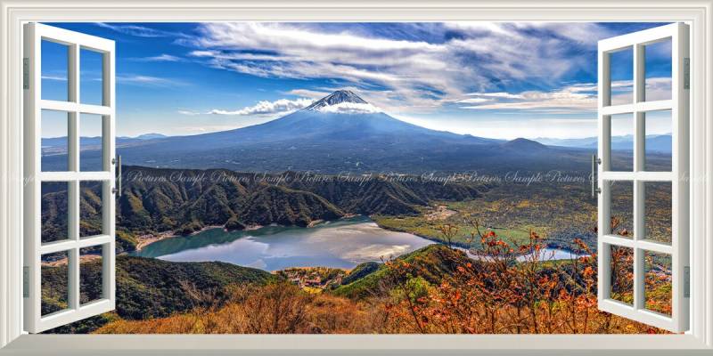 絵画風 壁紙ポスター (はがせるシール式) -窓の景色- 富士山 初秋の雪頭ケ岳より西湖越しに望む富士と青木ヶ原樹海の大パノラマ 絶景 【窓仕様／トリックアート】 キャラクロ M-FJS-013MS1(パノラマS版 1152mm×576mm)＜日本製＞ ウォールステッカー お風呂ポスター