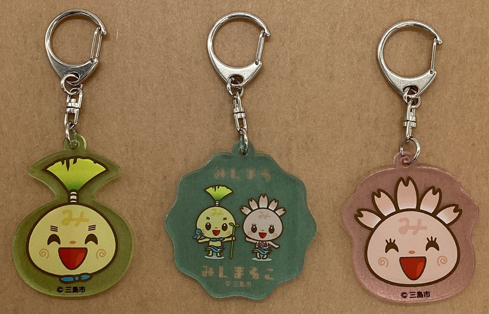 みしまるくんみしまるこちゃんアクリルキーホルダー（仲良し）