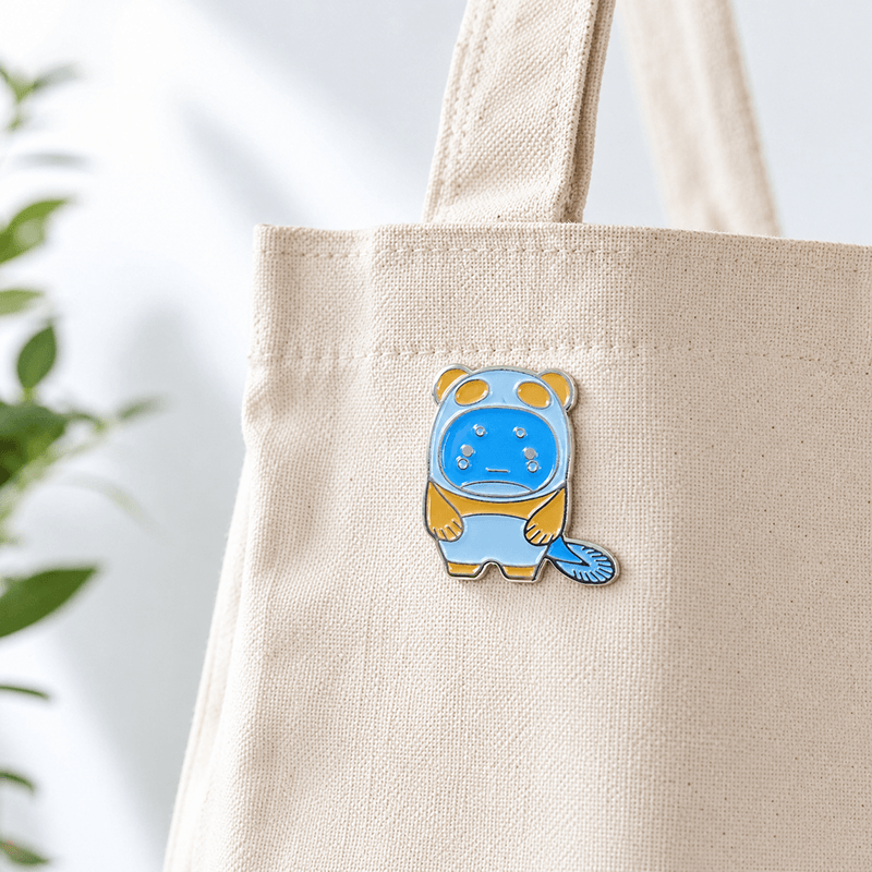 うなぽんピンバッジ（正面）