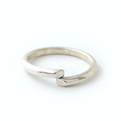 MOBIUS INFINITY RING の販売【CHARCOAL*GREEN】公式オンラインストア