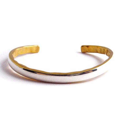 SIMPLE BANGLE GOLD 佐藤健さん着用 の販売【CHARCOAL*GREEN】公式