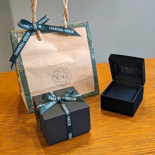 ラッピング有+ジュエリーBOX の販売【CHARCOAL*GREEN】公式オンライン