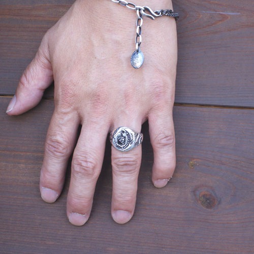 EMBLEM COLLEGE RING