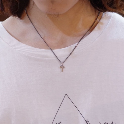 ������������ѥ�ǥ�CROSS NECKLACE MID