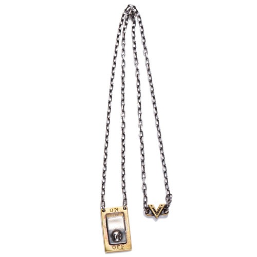 SWITCH NECKLACE