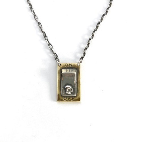 SWITCH NECKLACE