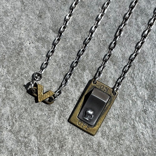 SWITCH NECKLACE