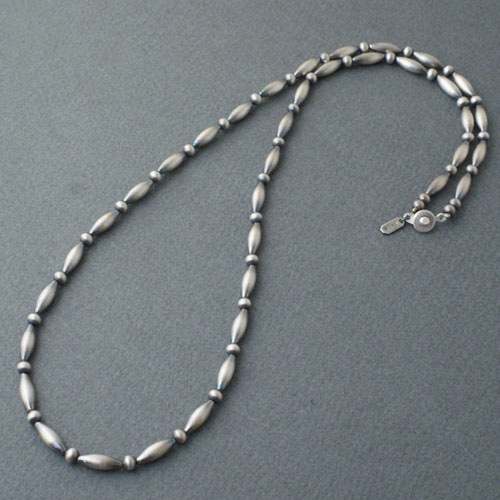 ���Ρ��ޥ���湯�󤵤����ѥ�ǥ�mollive SV BEADS NECKLACE 