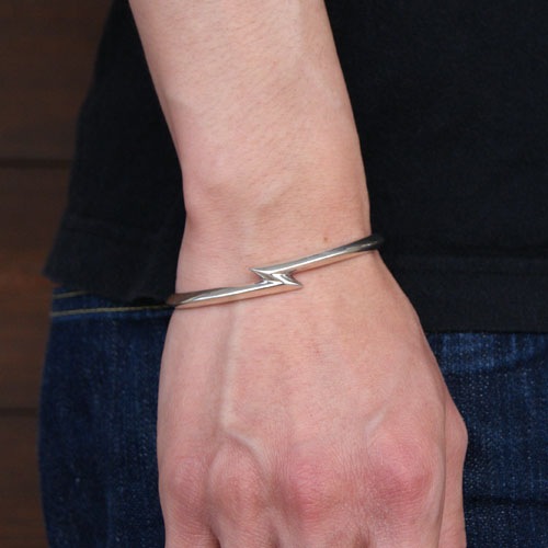 ����Ϻ�������ѥ����ƥࡣTHUNDER BRACELET 2