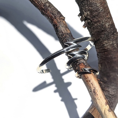 ����Ϻ�������ѥ����ƥࡣTHUNDER BRACELET 2