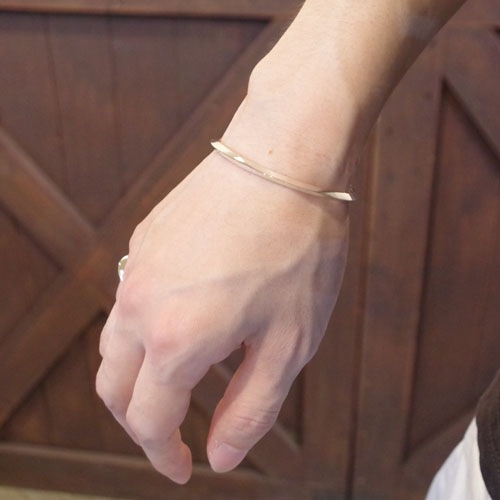 TRIANGLE SILVER BANGLE