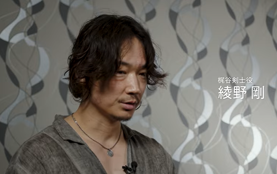 �ǲ�ֶ򤫼Ԥο�ʬ�װ���䤵�����ѡ�K18 GOLD STAR STUDS NECKLACE