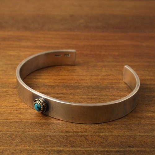 Atease NABAJO STYLE TURQUOISE/ ONYX BRACELET��������MODEL