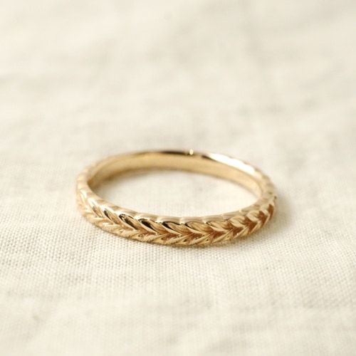 LAUREL RING LADY
