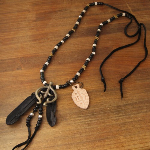 Naja Black Feather&Beads Necklace