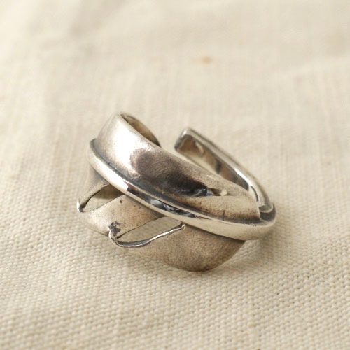 FEATHER RING