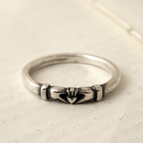 CLADDAGH RING-SILVER