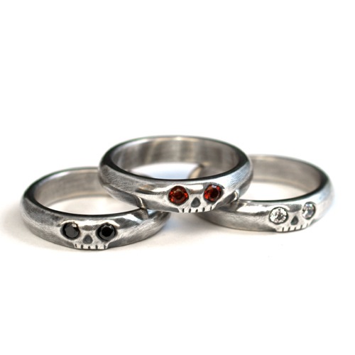 FUNNY SKULL RING/L STONE