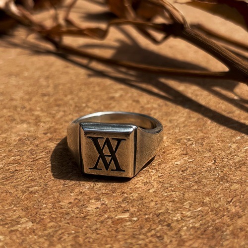 SIGNET RING VA VERSE & ANTIQUE