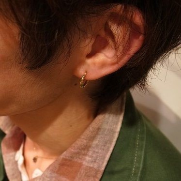 18K GOLD SIMPLE PIERCE / L
