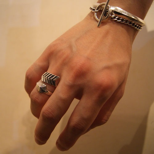 TWISTED ARROW RING(�ĥ����ȥ��������)