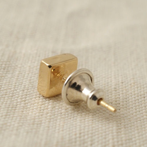 STONE STUDS SQUARE PIERCE G