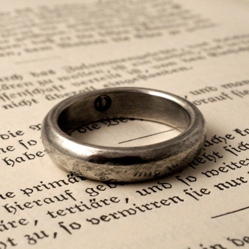 FUNNY SKULL RING/L STONE