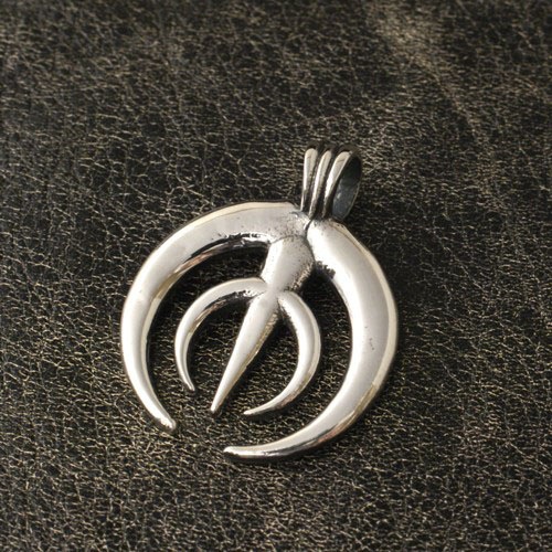 NAJA CAST PENDANT SMALL