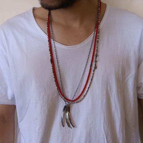 MID FEATHER NECKLACE