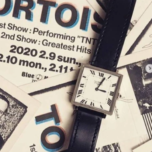 VAGUE WATCH Co.��Carré