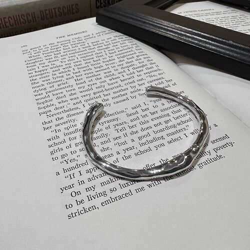MOLLIVE SIMPLE��CUFF BRACELET��