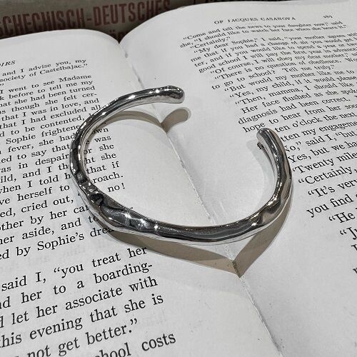 MOLLIVE SIMPLE��CUFF BRACELET��