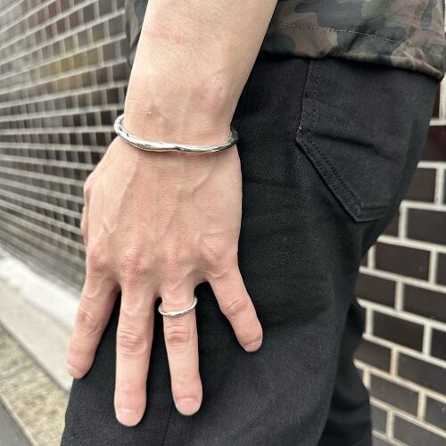 MOLLIVE SIMPLE��CUFF BRACELET��