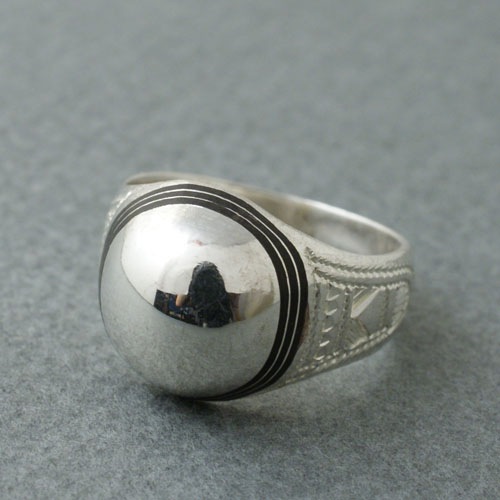 ROUND COLLEGE RING