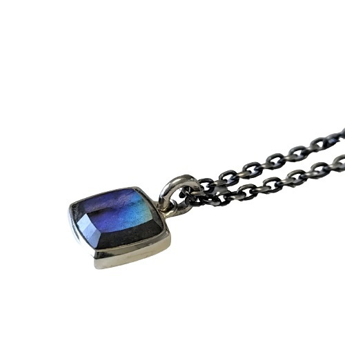 LABRADORITE SQUARE NECKLACE