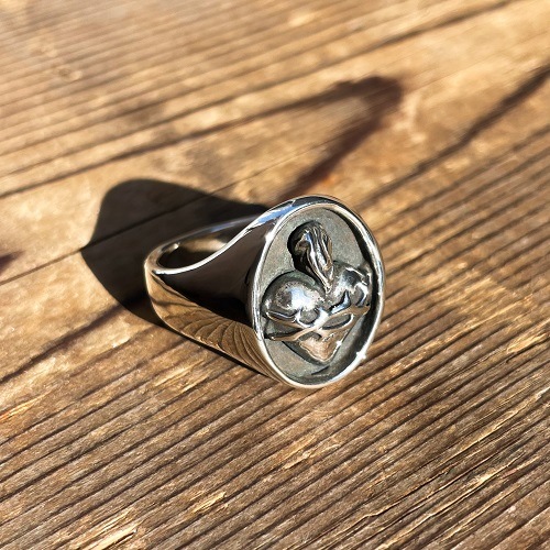 TINY SCARED HEART RING